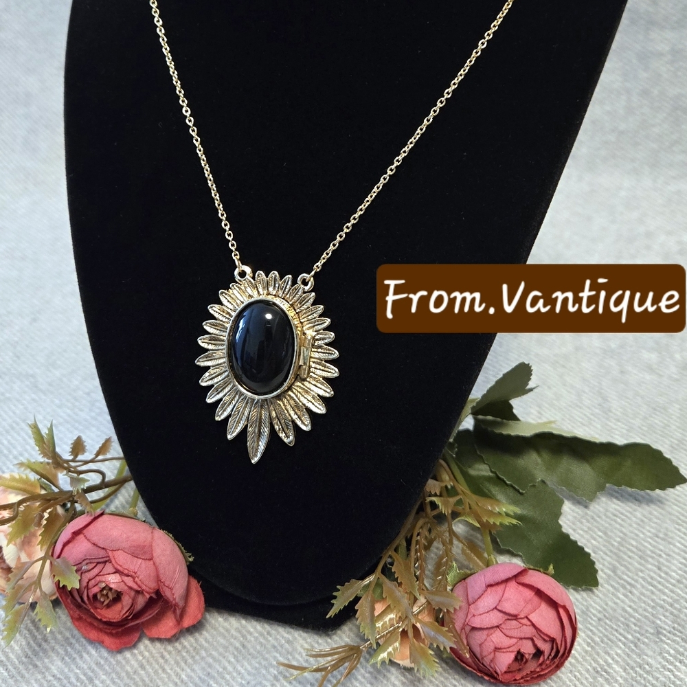 ☀️⚫️ Vintage Gold Sunflower Black Stone Locket Long Necklace ⛓️